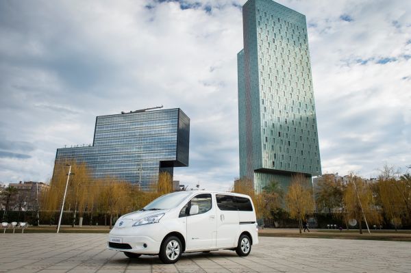 Nissan увеличил запас хода электрофургона e-NV200
